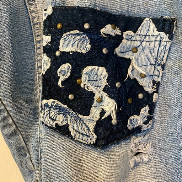 Capris - Picture 6 of 8